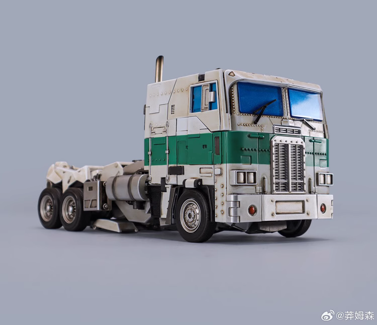 Pre Order Magnificent mecha MM-01W white Optimus Prime and Weapon accessory kit - Image 13